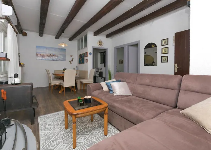 Holiday home House Sage Tkon